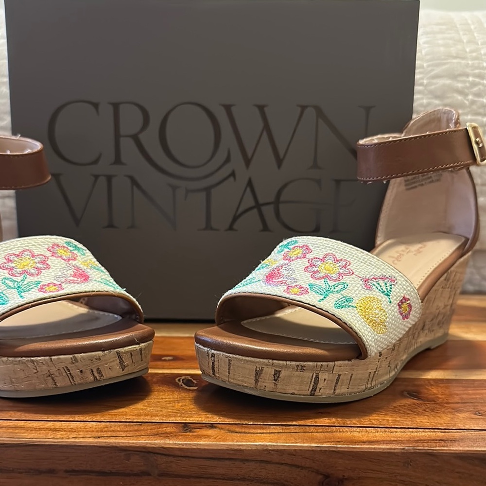 Crown Vintage Women's Embroidered Wedge Sandals - Brown and Cream